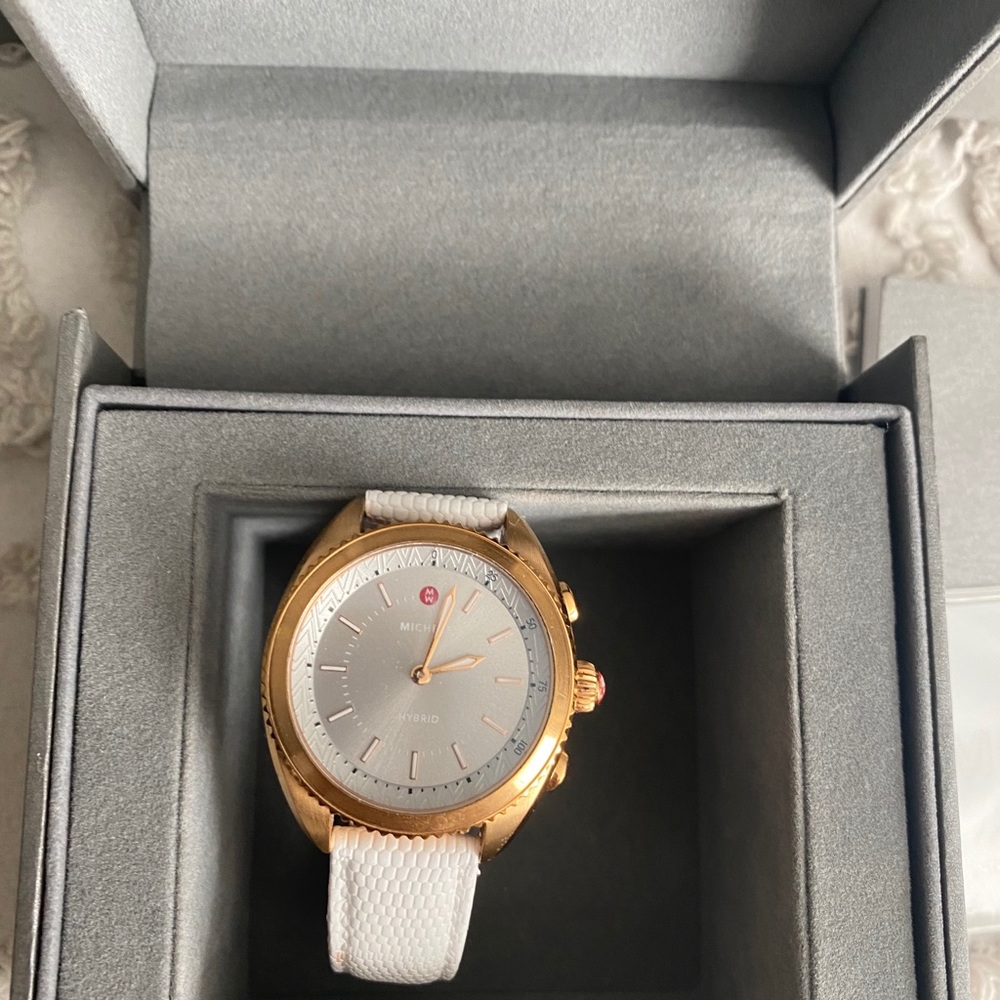 Michelle Hybrid Activity Watch